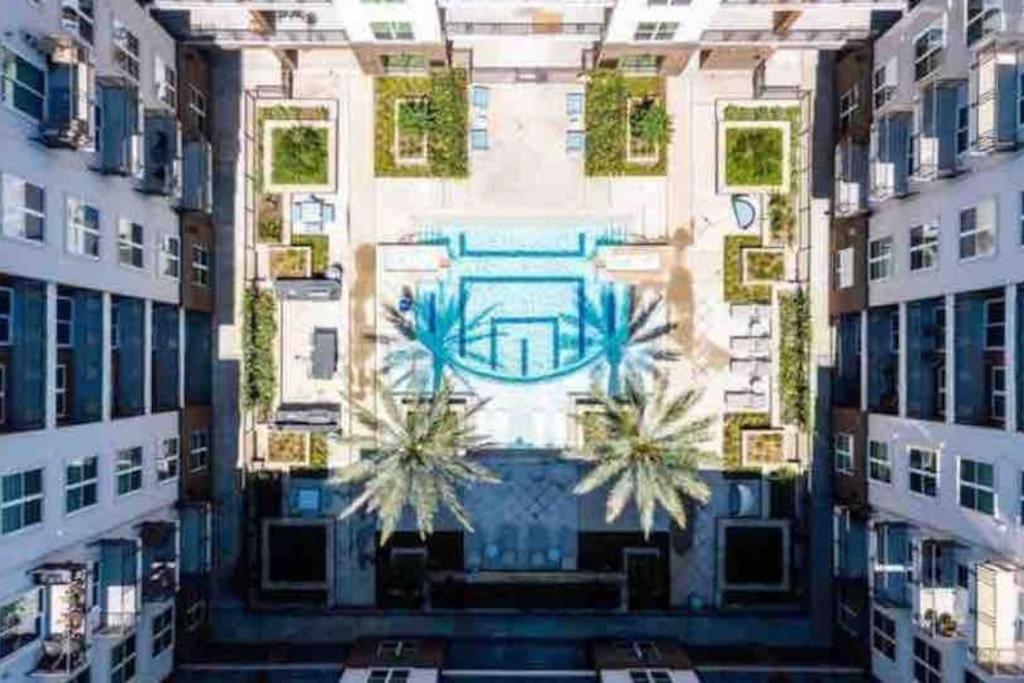 Fancy Apt Downtown. Pool. Gym. Lounge. Pet Ok Хьюстон Экстерьер фото