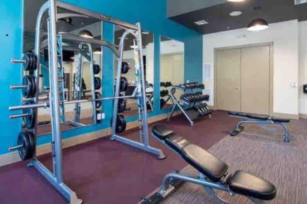 Fancy Apt Downtown. Pool. Gym. Lounge. Pet Ok Хьюстон Экстерьер фото