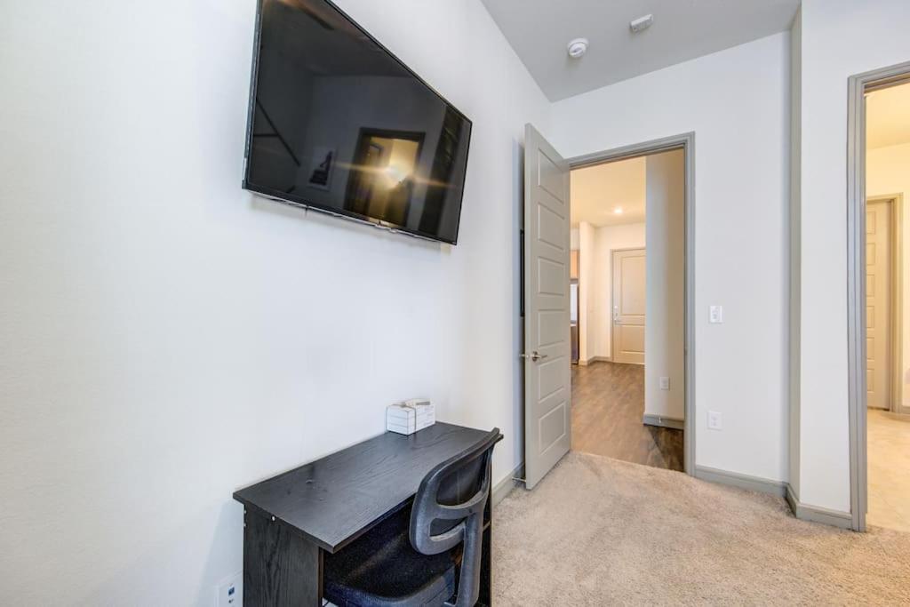 Fancy Apt Downtown. Pool. Gym. Lounge. Pet Ok Хьюстон Экстерьер фото